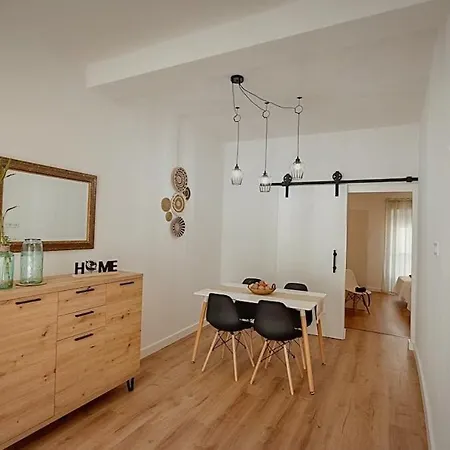 Apartment At Macias Centro *