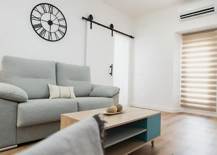 At Macias Centro * Caces