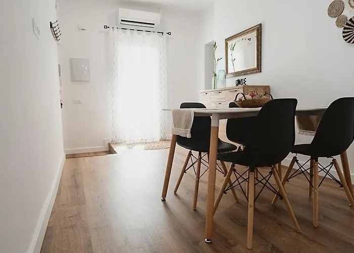 At Macias Centro Caces