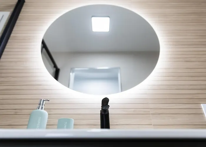 At Macias Centro Caces